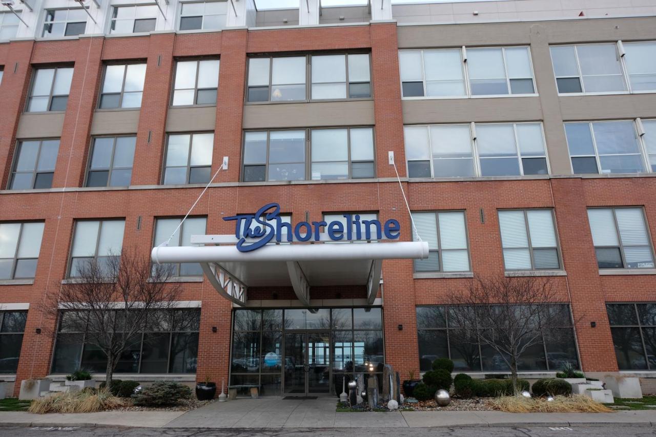 Frontdesk Waterfront Apts Downtown Cleveland Apartment Exterior photo