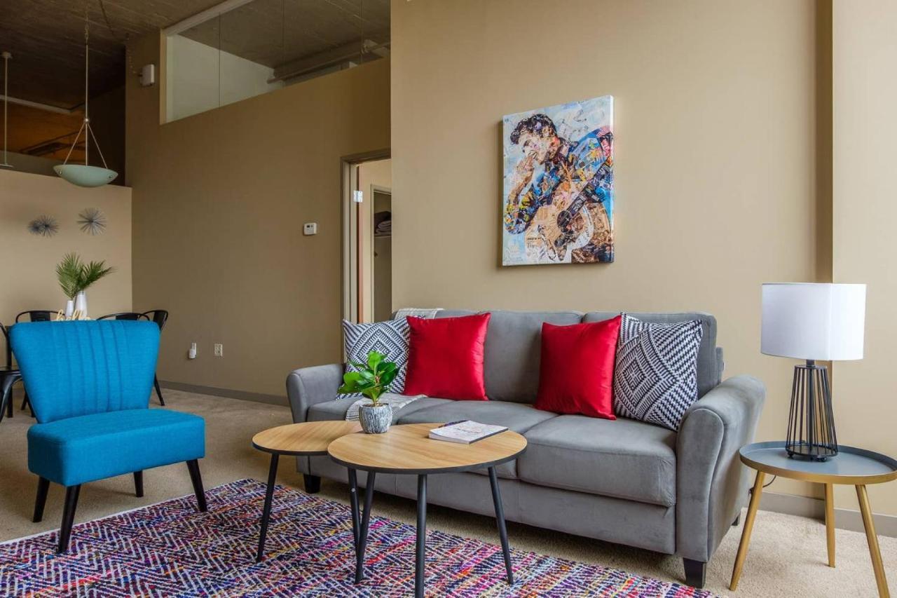 Frontdesk Waterfront Apts Downtown Cleveland Apartment Exterior photo